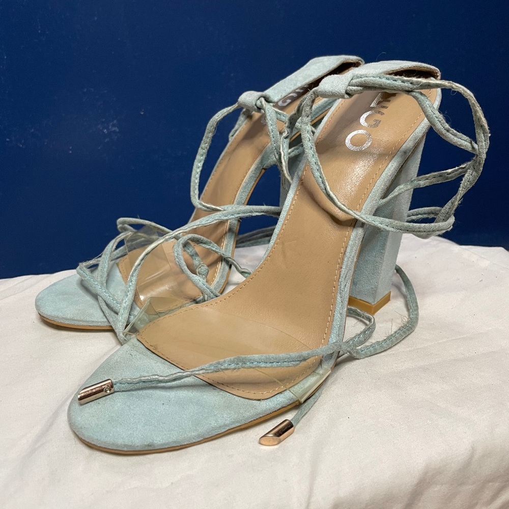 baby blue heel with silver aglets